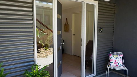 Barefoot At Berrara - Hobart Tourism 3