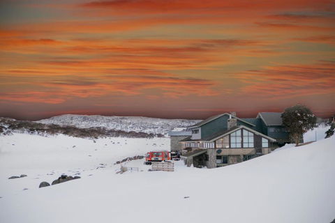 Barrakee Ski Lodge - Hobart Tourism 0