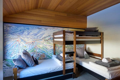 Barrakee Ski Lodge - Hobart Tourism 2