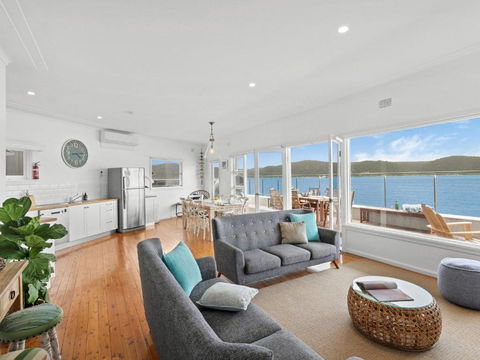 Barrenjoey Beach House - Hobart Tourism 4