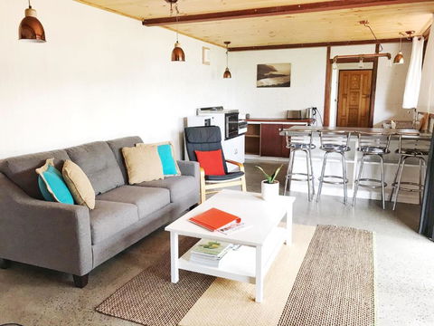 Base Guest House - Hobart Tourism 0