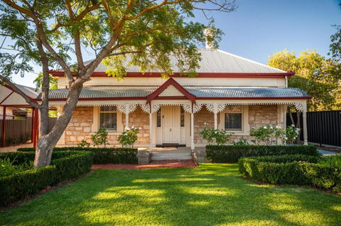 Basedow Haus - Hobart Tourism 0