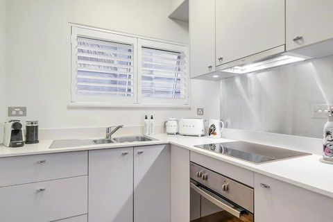 Bay Court I - Spacious Studio Next To Hayes Beach - Hobart Tourism 1