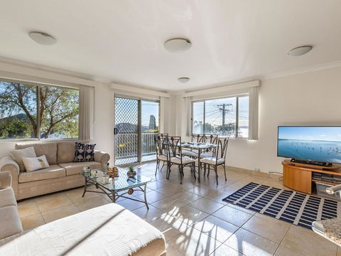 Bay Getaway 1 Fantastic Bay Holiday Unit With Water Views - Hobart Tourism 0