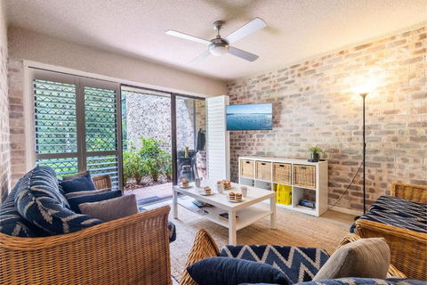 Bay Parklands 39 2 Gowrie Ave Close To Waters Edge - Hobart Tourism 0