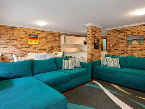 Bay Parklands 69 Large Unit With Views Pool Tennis Court And Spa - Hobart Tourism 0