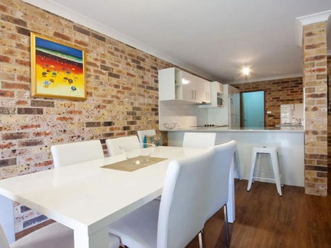 Bay Parklands 69 Large Unit With Views Pool Tennis Court And Spa - Hobart Tourism 1