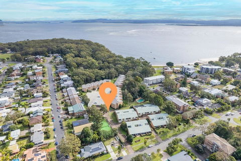Bay Parklands 69 Large Unit With Views Pool Tennis Court And Spa - Hobart Tourism 2