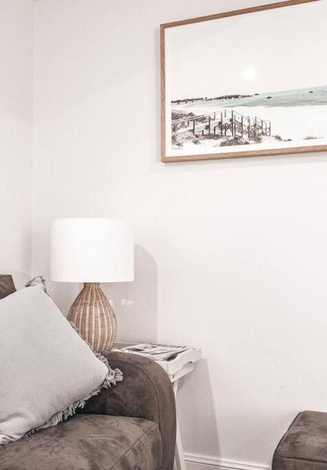 BAY PROPERTIES . Summer Salt On Main - Tourism TAS 1