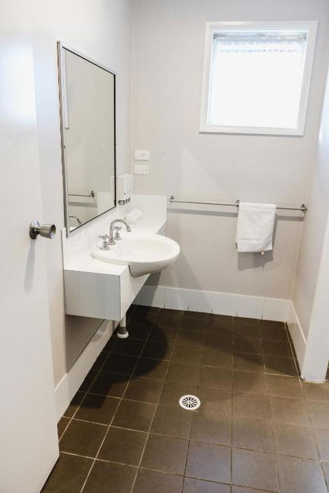 Balan Village Motel - Hobart Tourism 4