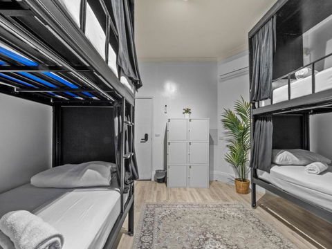 AZZURRO POD HOTEL Darling Harbour- Near ICC - Hobart Tourism 1