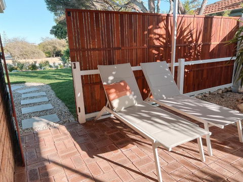 BEACH 400m, Big Yard, Playroom, Perfect For Families, Couples, Digital Nomads - Hobart Tourism 3