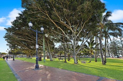 Pacific Regis Beachfront Holiday Apartments - Hobart Tourism 18