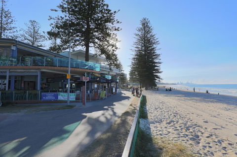 Pacific Regis Beachfront Holiday Apartments - Hobart Tourism 17