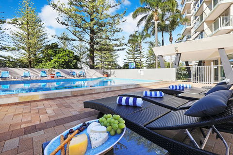 Pacific Regis Beachfront Holiday Apartments - Hobart Tourism 1