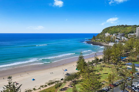 Pacific Regis Beachfront Holiday Apartments - Hobart Tourism 0