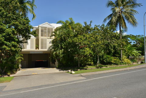 Port Douglas Apartments - Adults Only Oasis - Tourism TAS 28