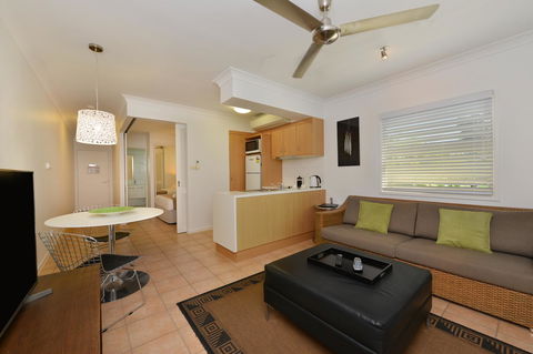 Port Douglas Apartments - Adults Only Oasis - Tourism TAS 7
