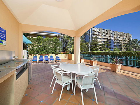Aruba Surf Resort - Hobart Tourism 14