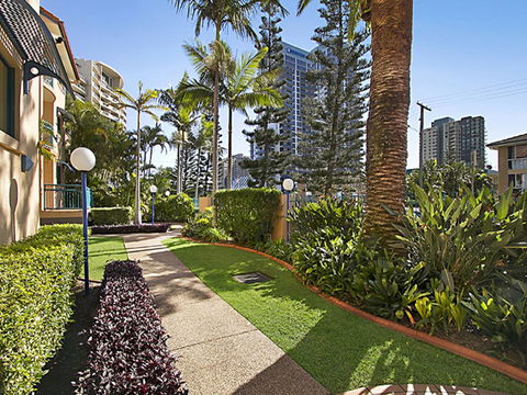 Aruba Surf Resort - Hobart Tourism 11