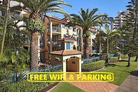 Aruba Surf Resort - Hobart Tourism 0
