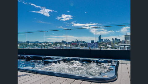 Eastwood Apartments - Hobart Tourism 1