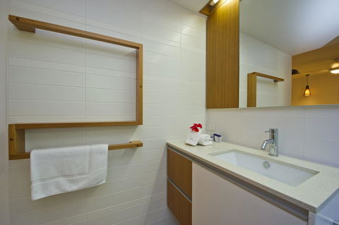 Maggies Beachfront Apartment 13 - Tourism TAS 13