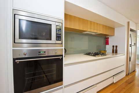 Maggies Beachfront Apartment 13 - Tourism TAS 10