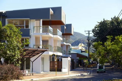 Maggies Beachfront Apartment 13 - Tourism TAS 1