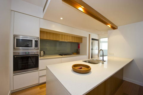 Maggies Beachfront Apartment 13 - Tourism TAS 5