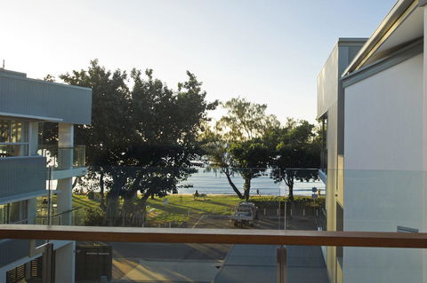 Maggies Beachfront Apartment 13 - Tourism TAS 9