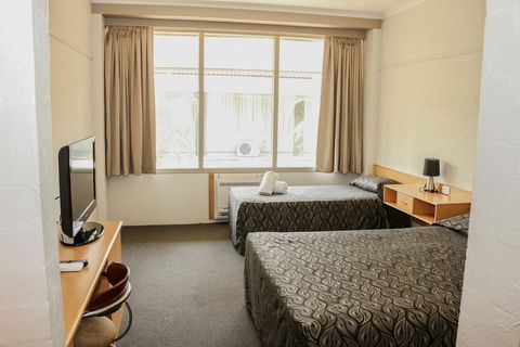 Salisbury Hotel Motel - Hobart Tourism 11