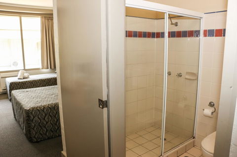 Salisbury Hotel Motel - Hobart Tourism 13
