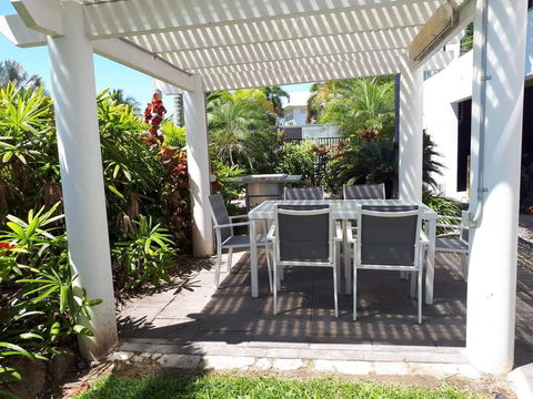 Hinchinbrook Holiday Apartments - Tourism TAS 34