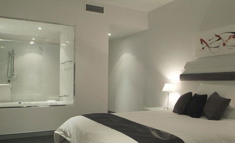 Hinchinbrook Holiday Apartments - Tourism TAS 7