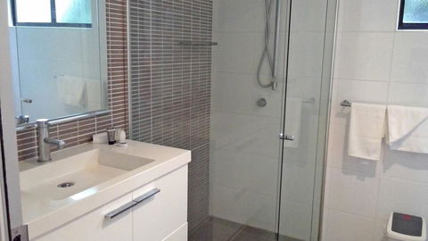 Hinchinbrook Holiday Apartments - Tourism TAS 9