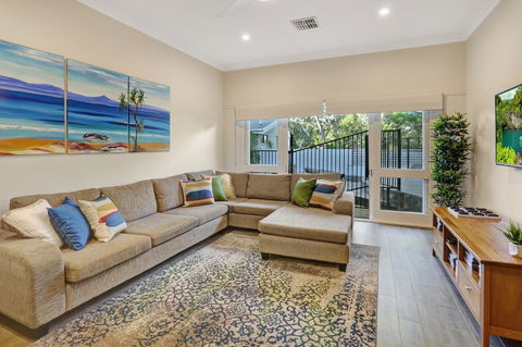 The Pod - Tourism TAS 3