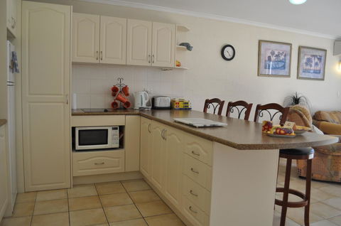 Burleigh Palms Holiday Apartments - Hobart Tourism 18