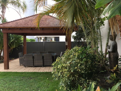 Burleigh Palms Holiday Apartments - Hobart Tourism 22