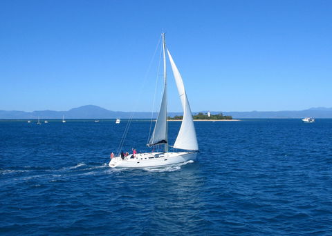 Martinique On Macrossan - Tourism TAS 31