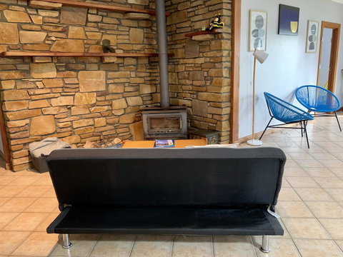 Beeâ€™s Place - 3 Bedroom Home On 10 Acres Of Land With Distant Ocean Views - Tourism TAS 3