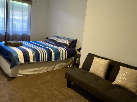 Beeâ€™s Place - 3 Bedroom Home On 10 Acres Of Land With Distant Ocean Views - Tourism TAS 6