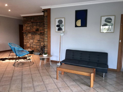 Beeâ€™s Place - 3 Bedroom Home On 10 Acres Of Land With Distant Ocean Views - Tourism TAS 19