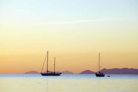Maggies Beachfront Apartment 5 - Tourism TAS 1