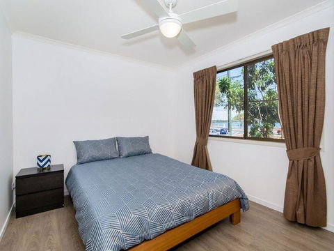 Island Homestay - Tourism TAS 14