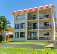 Enjoy the sea breezes from the balcony - Boyd St Woorim - Tourism TAS