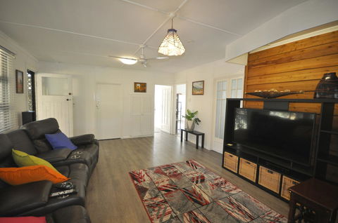 Beachside Beauty - Hobart Tourism 10
