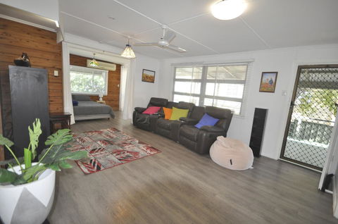 Beachside Beauty - Hobart Tourism 11