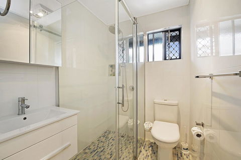 Fishing And Swimming At Your Doorstep - Sylvan Beach Esp, Bellara - Tourism TAS 13