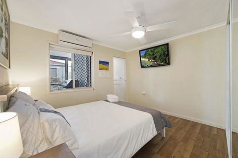 Fishing And Swimming At Your Doorstep - Sylvan Beach Esp, Bellara - Tourism TAS 3